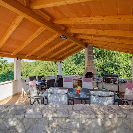 Lara Drenje * Drenje (Istria)