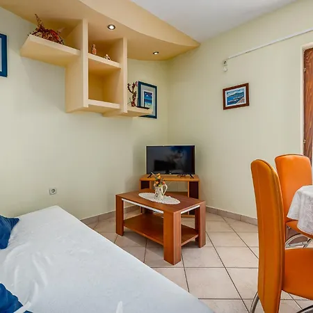 Apartment Lara Drenje *
