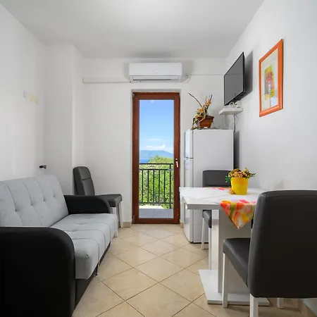 Apartament Lara