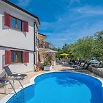Lara Apartman