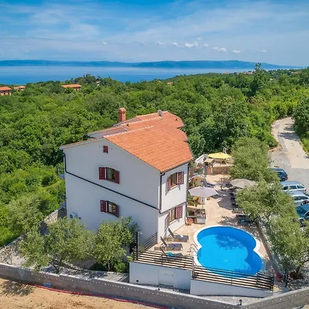 Lara Apartman