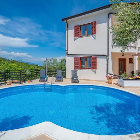 Apartman Lara *