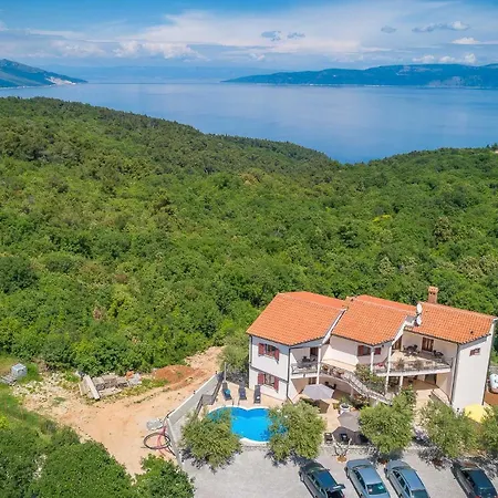 Lara * Drenje (Istria)