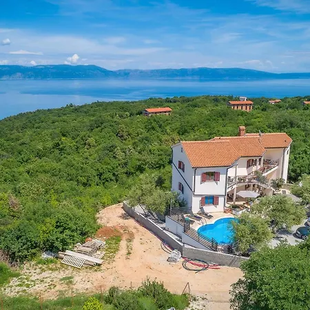 Apartman Lara *